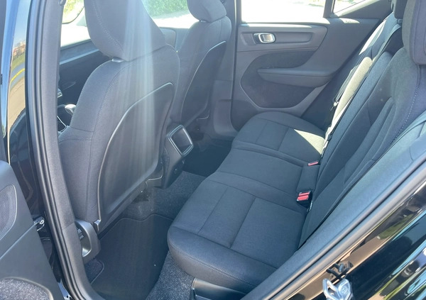 Volvo XC 40 cena 104900 przebieg: 9400, rok produkcji 2021 z Wrocław małe 121